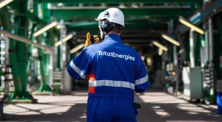 TotalEnergies e Air Products firmano un accordo per la consegna di idrogeno verde